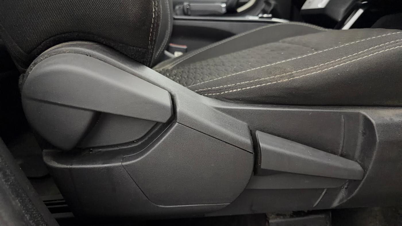 2021 Renault Kiger RXZ AMT, Petrol, Automatic, 13,413 km, Driver Side Adjustment Panel