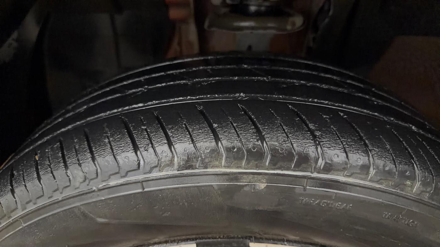 2021 Renault Kiger RXZ AMT, Petrol, Automatic, 13,413 km, Left Front Tyre Tread