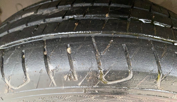 2023 Nissan MAGNITE XE, Petrol, Manual, 51,211 km, Left Front Tyre Tread