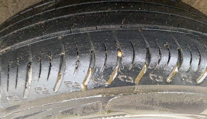 2023 Nissan MAGNITE XE, Petrol, Manual, 51,211 km, Left Rear Tyre Tread