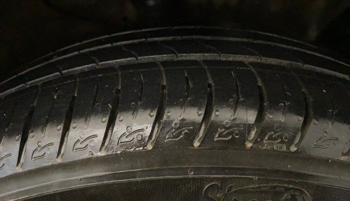 2017 Hyundai Creta SX PLUS AT 1.6 PETROL, Petrol, Automatic, 69,581 km, Right Front Tyre Tread