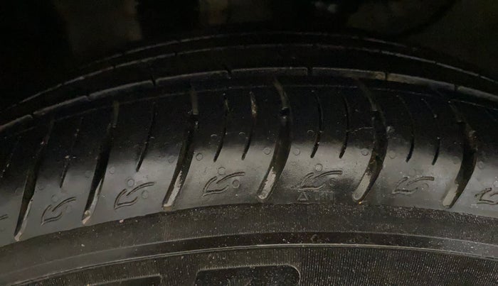 2017 Hyundai Creta SX PLUS AT 1.6 PETROL, Petrol, Automatic, 69,581 km, Left Front Tyre Tread