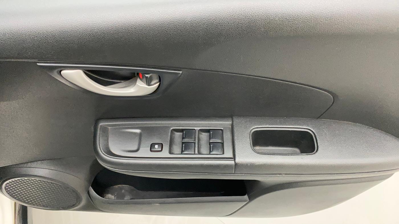 2016 Honda BR-V 1.5L I- DTEC E, Diesel, Manual, 97,574 km, Driver Side Door Panels Control