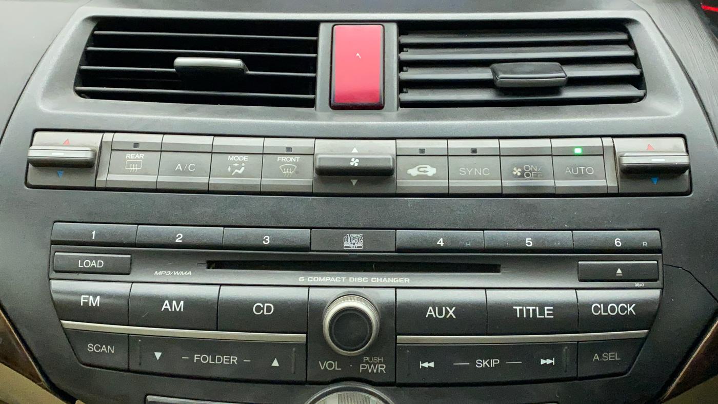2010 Honda Accord 2.4L I-VTEC AT, Petrol, Automatic, 1,06,053 km, Automatic Climate Control