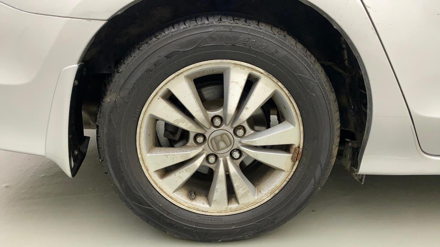 2010 Honda Accord 2.4L I-VTEC AT, Petrol, Automatic, 1,06,053 km, Right Rear Wheel
