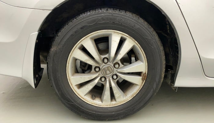 2010 Honda Accord 2.4L I-VTEC AT, Petrol, Automatic, 1,06,053 km, Right Rear Wheel