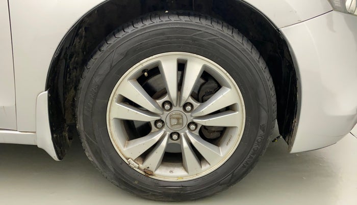 2010 Honda Accord 2.4L I-VTEC AT, Petrol, Automatic, 1,06,053 km, Right Front Wheel