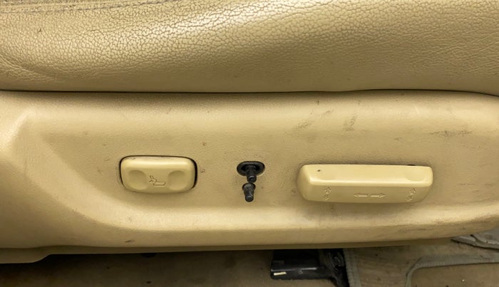 2010 Honda Accord 2.4L I-VTEC AT, Petrol, Automatic, 1,06,053 km, Driver Side Adjustment Panel