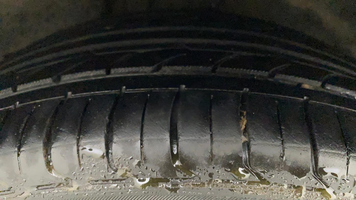 2010 Honda Accord 2.4L I-VTEC AT, Petrol, Automatic, 1,06,053 km, Right Rear Tyre Tread