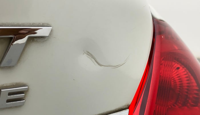 2014 Maruti Swift Dzire VXI, Petrol, Manual, 1,22,200 km, Dicky (Boot door) - Minor scratches