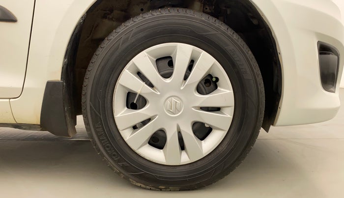 2014 Maruti Swift Dzire VXI, Petrol, Manual, 1,22,200 km, Right Front Wheel