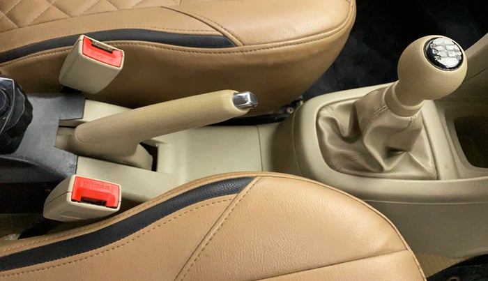 2014 Maruti Swift Dzire VXI, Petrol, Manual, 1,22,200 km, Gear Lever