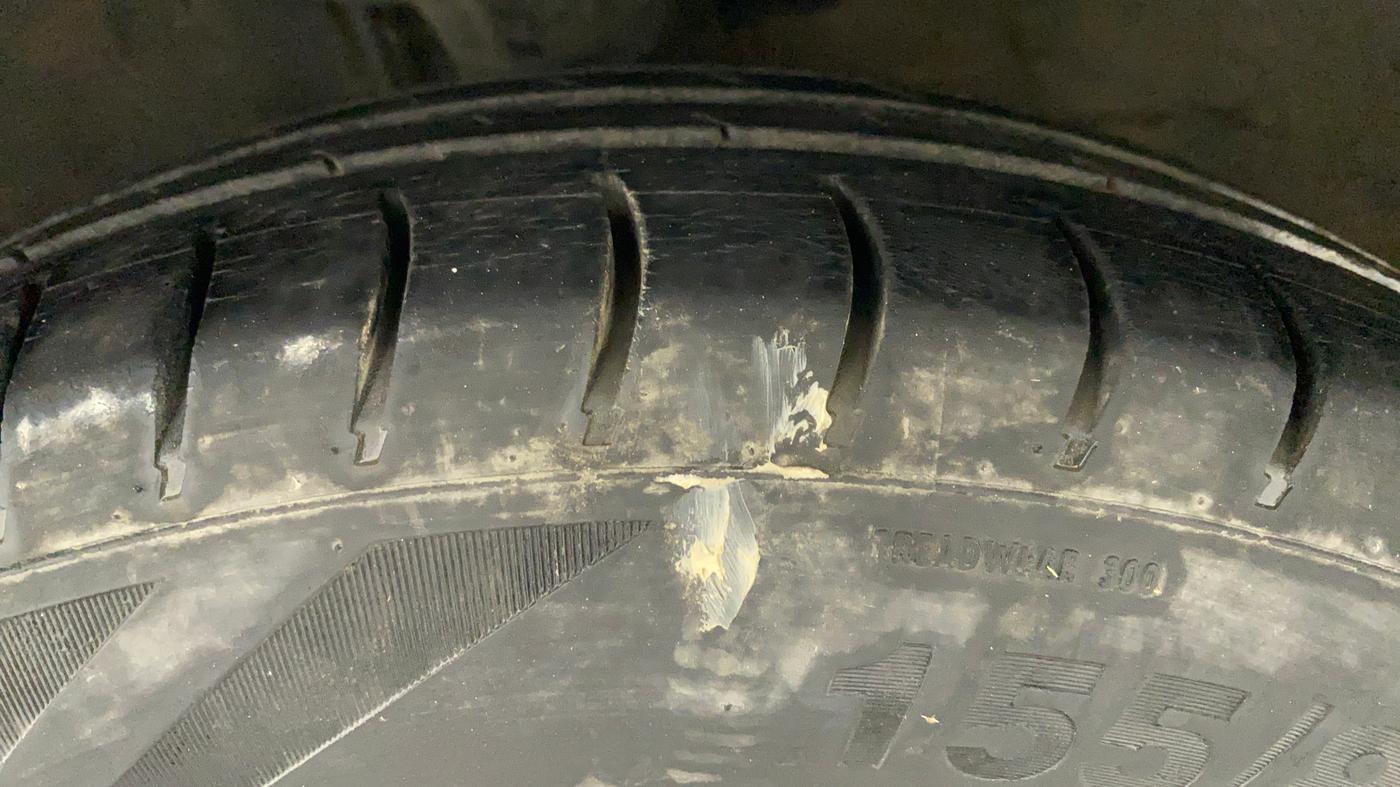2012 Hyundai i10 ERA 1.1, Petrol, Manual, 63,198 km, Left Front Tyre Tread