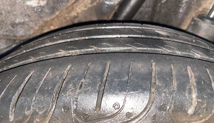 2015 Honda Amaze 1.2L I-VTEC S, Petrol, Manual, 68,769 km, Left Rear Tyre Tread