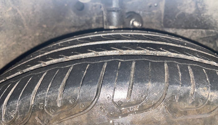 2015 Honda Amaze 1.2L I-VTEC S, Petrol, Manual, 68,769 km, Right Front Tyre Tread