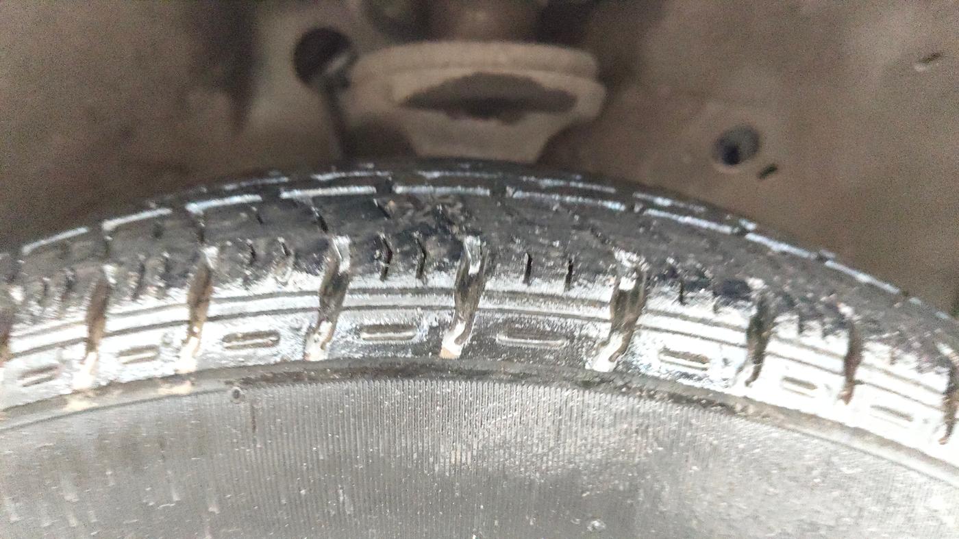 2014 Maruti Wagon R Stingray VXI, Petrol, Manual, 95,630 km, Right Front Tyre Tread
