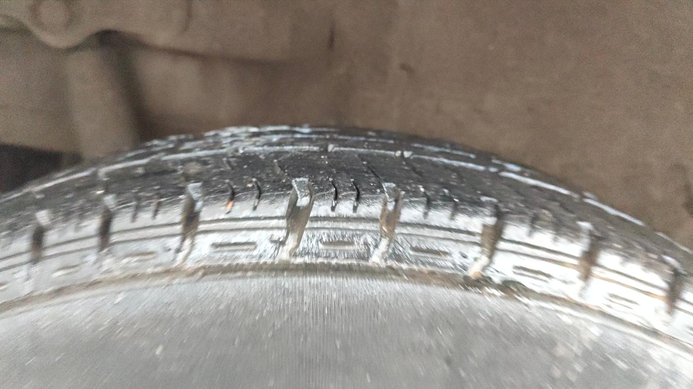 2014 Maruti Wagon R Stingray VXI, Petrol, Manual, 95,630 km, Right Rear Tyre Tread