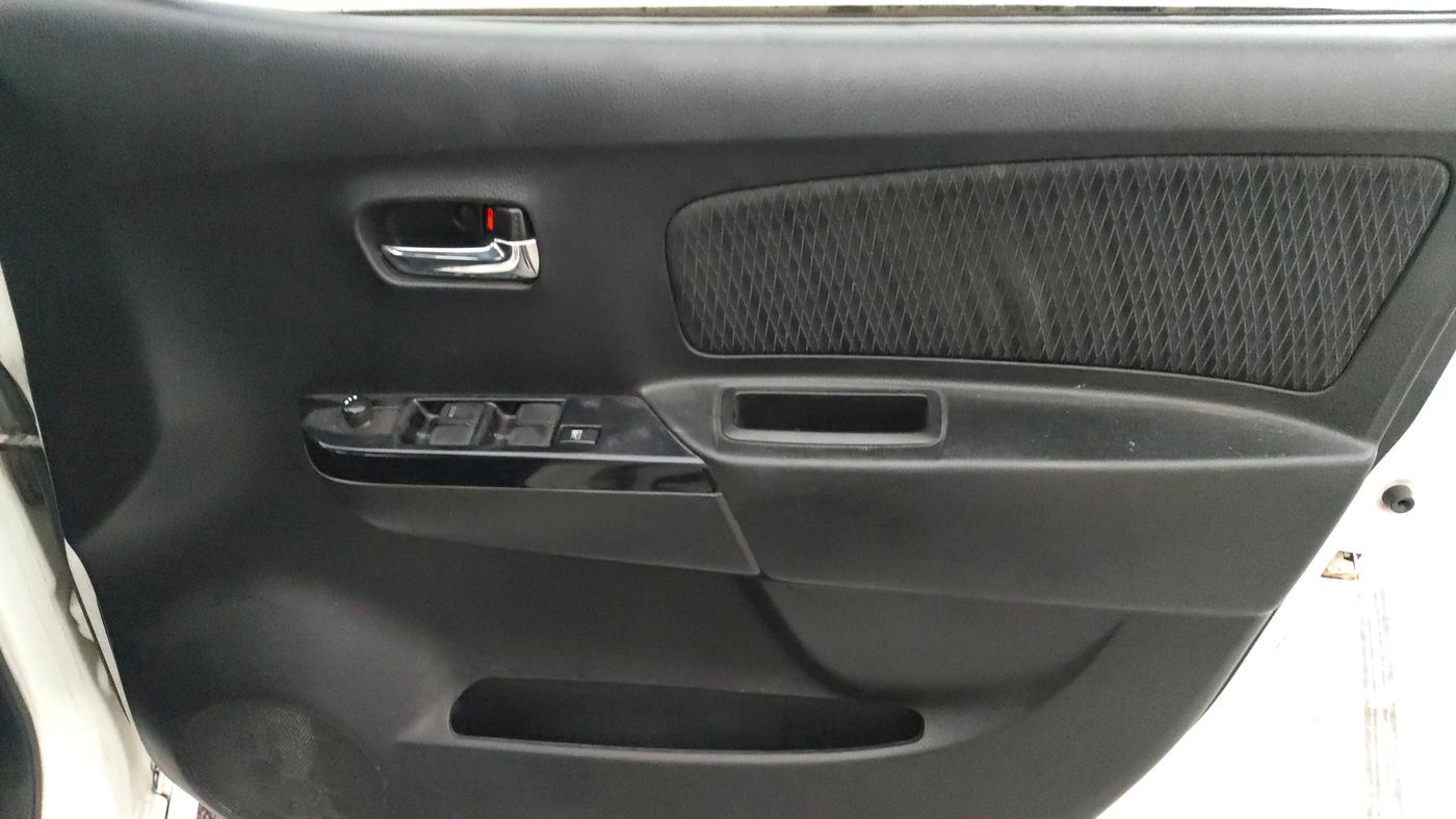 2014 Maruti Wagon R Stingray VXI, Petrol, Manual, 95,630 km, Driver Side Door Panels Control