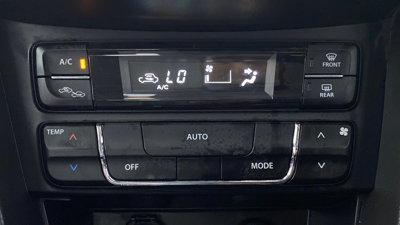 2022 Toyota URBAN CRUISER PREMIUM MT, Petrol, Manual, 5,967 km, Automatic Climate Control