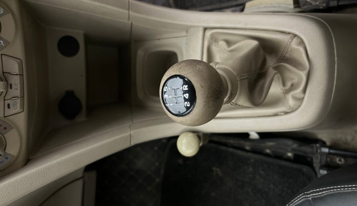 2015 Maruti Ertiga VXI, Petrol, Manual, 75,744 km, Gear Lever