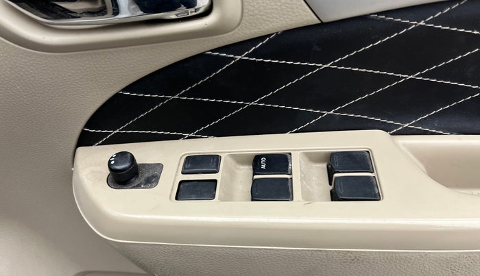 2015 Maruti Ertiga VXI, Petrol, Manual, 75,744 km, Driver Side Door Panels Control