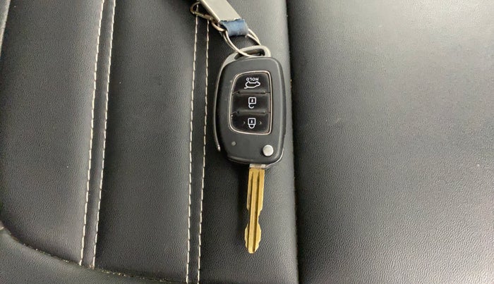 2019 Hyundai VENUE SX 1.0 TURBO, Petrol, Manual, 71,581 km, Key Close Up