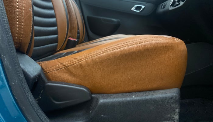 2020 Renault Kwid RXT 1.0 AMT (O), Petrol, Automatic, 31,576 km, Driver Side Adjustment Panel