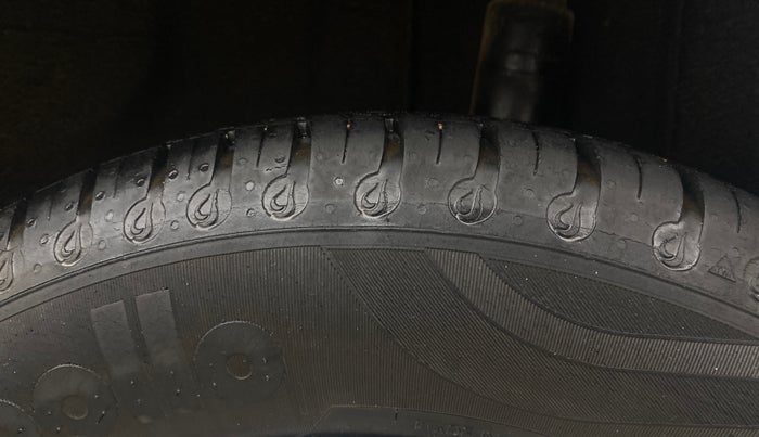 2020 Renault Kwid RXT 1.0 AMT (O), Petrol, Automatic, 31,576 km, Left Rear Tyre Tread