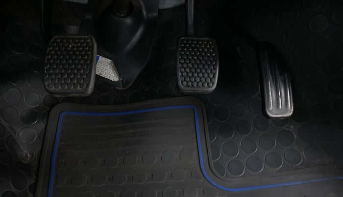 2016 Maruti Alto 800 LXI, Petrol, Manual, 26,710 km, Pedals