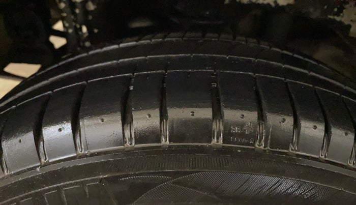 2016 Maruti Alto K10 LXI, Petrol, Manual, 30,151 km, Right Rear Tyre Tread