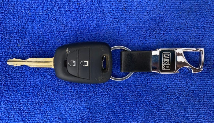 2015 Hyundai Grand i10 SPORTZ 1.2 KAPPA VTVT, CNG, Manual, 86,785 km, Key Close Up