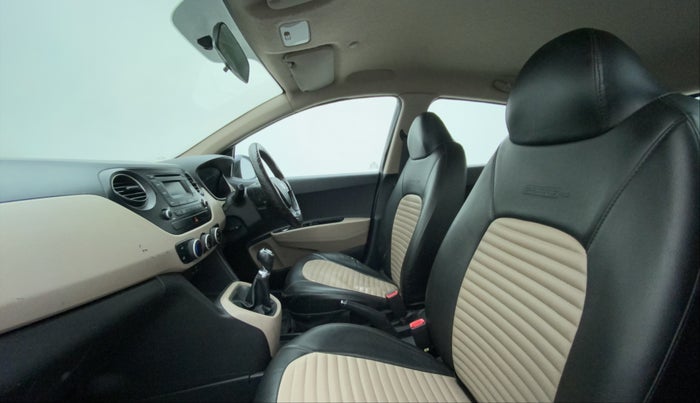 2015 Hyundai Grand i10 SPORTZ 1.2 KAPPA VTVT, CNG, Manual, 86,785 km, Right Side Front Door Cabin