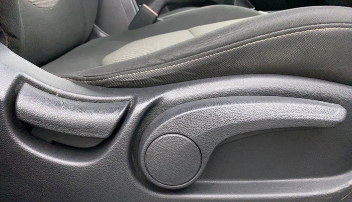 2017 Hyundai Creta SX PLUS 1.6 PETROL, Petrol, Manual, 45,215 km, Driver Side Adjustment Panel