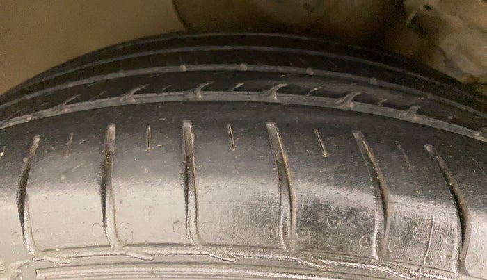 2017 Hyundai Creta SX PLUS 1.6 PETROL, Petrol, Manual, 45,215 km, Left Front Tyre Tread