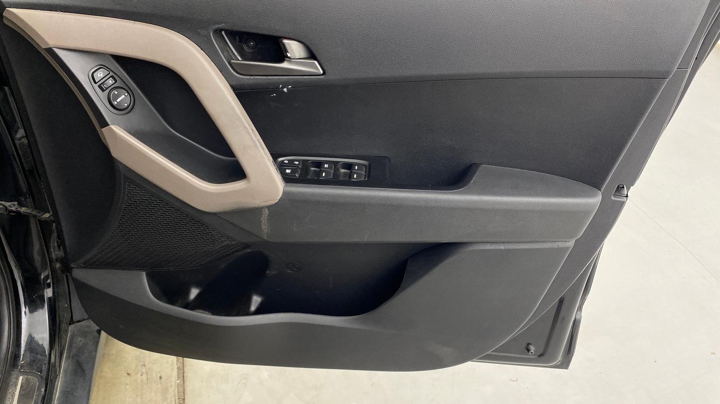 2017 Hyundai Creta SX PLUS AT 1.6 PETROL, Petrol, Automatic, 37,410 km, Driver Side Door Panels Control