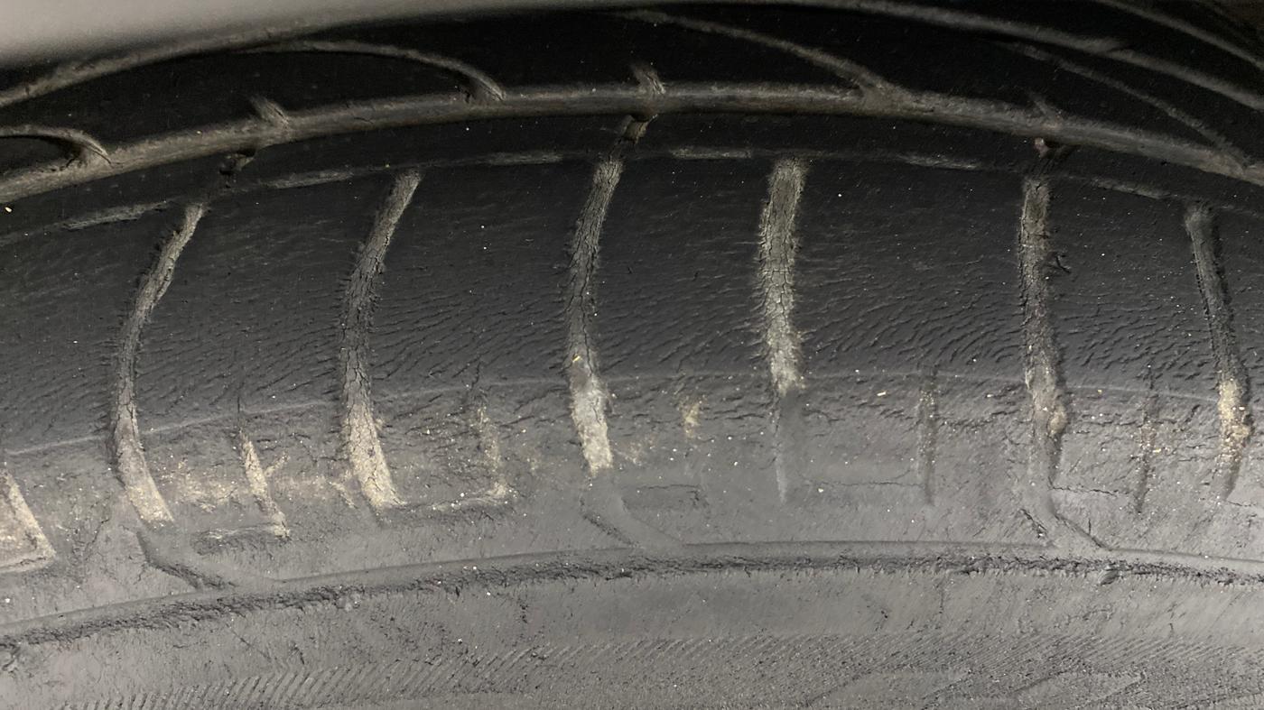 2017 Hyundai Creta SX PLUS AT 1.6 PETROL, Petrol, Automatic, 37,410 km, Left Front Tyre Tread