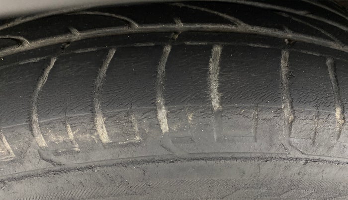 2017 Hyundai Creta SX PLUS AT 1.6 PETROL, Petrol, Automatic, 37,331 km, Left Front Tyre Tread