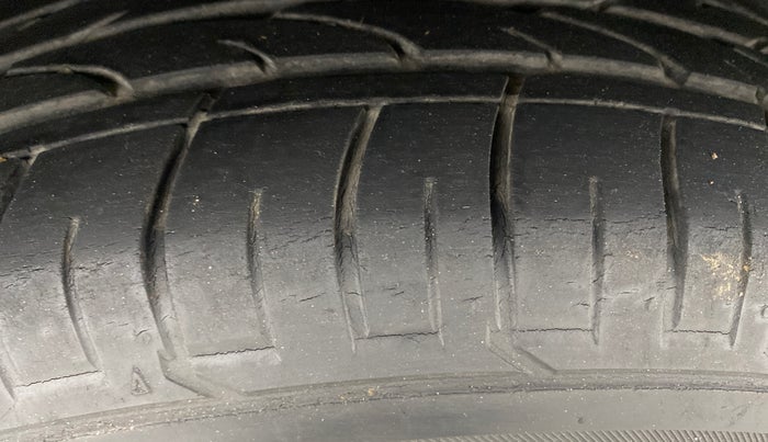 2017 Hyundai Creta SX PLUS AT 1.6 PETROL, Petrol, Automatic, 37,331 km, Right Rear Tyre Tread