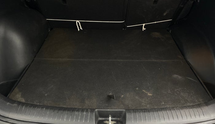 2017 Hyundai Creta SX PLUS AT 1.6 PETROL, Petrol, Automatic, 37,331 km, Boot Inside