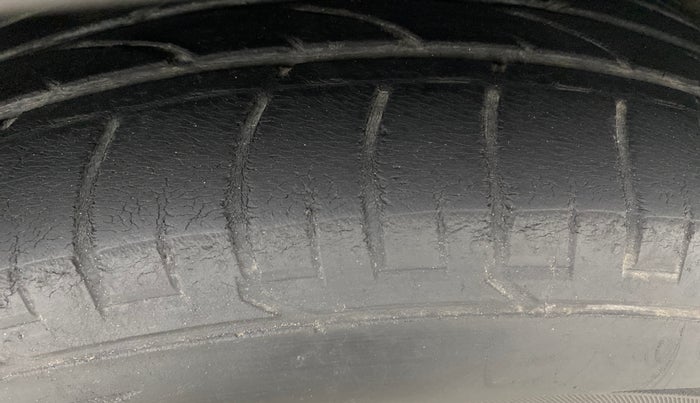 2017 Hyundai Creta SX PLUS AT 1.6 PETROL, Petrol, Automatic, 37,331 km, Right Front Tyre Tread