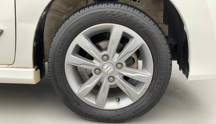 2014 Maruti Wagon R Stingray VXI, Petrol, Manual, 96,993 km, Right Front Wheel