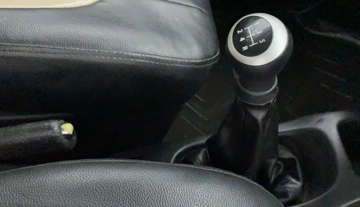2014 Maruti Wagon R Stingray VXI, Petrol, Manual, 96,993 km, Gear Lever
