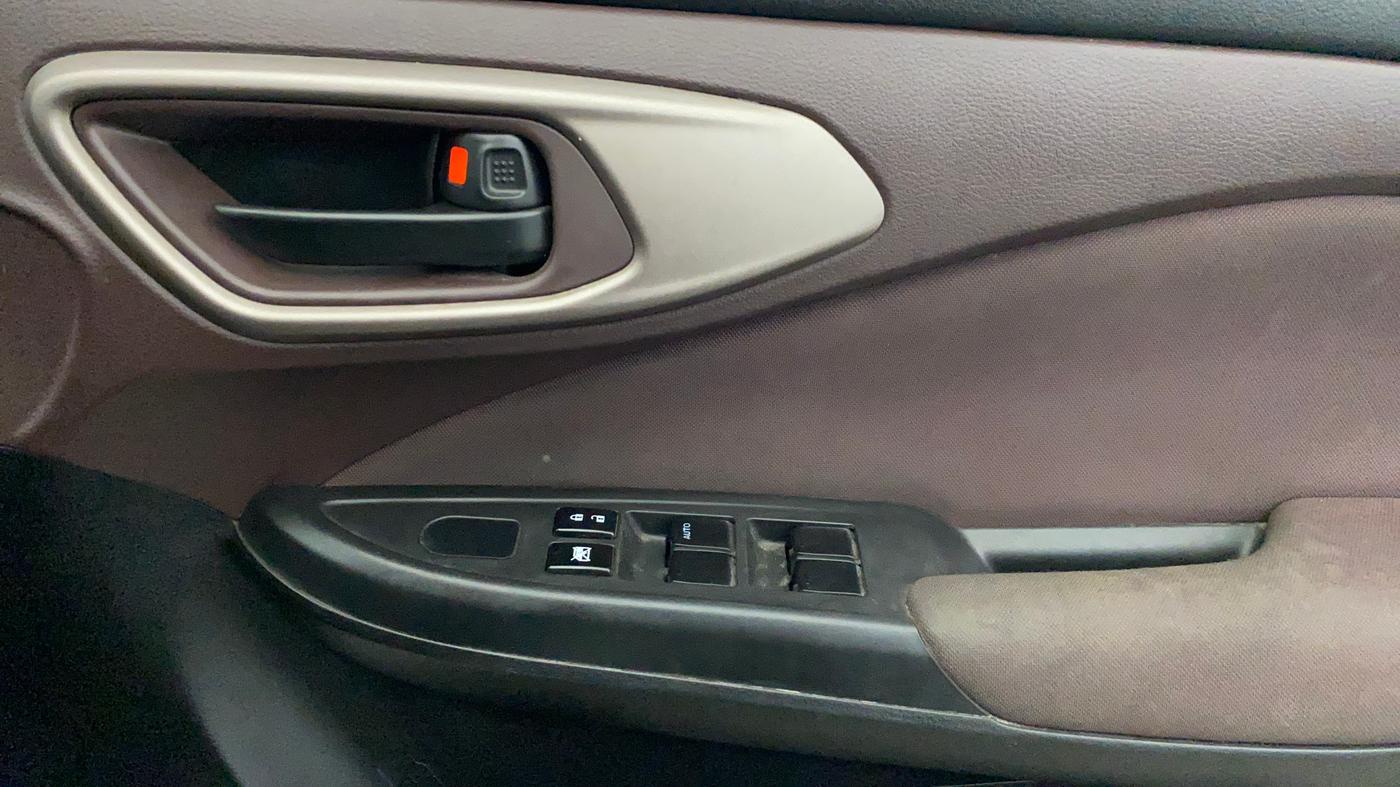 2024 Maruti FRONX SIGMA CNG 1.2 MT, CNG, Manual, 30,102 km, Driver Side Door Panels Control