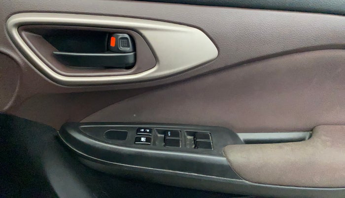 2024 Maruti FRONX SIGMA CNG 1.2 MT, CNG, Manual, 30,102 km, Driver Side Door Panels Control