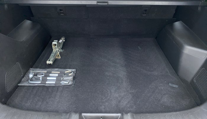 2021 MG HECTOR SHARP CVT, Petrol, Automatic, 18,998 km, Boot Inside