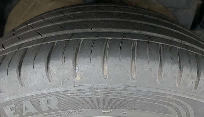 2021 MG HECTOR SHARP CVT, Petrol, Automatic, 18,998 km, Right Front Tyre Tread