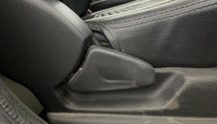 2018 Renault Kwid RXL, Petrol, Manual, 19,756 km, Driver Side Adjustment Panel