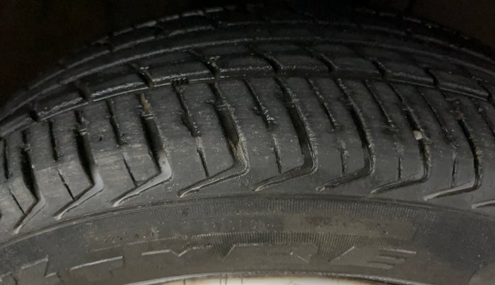 2018 Renault Kwid RXL, Petrol, Manual, 19,756 km, Right Front Tyre Tread