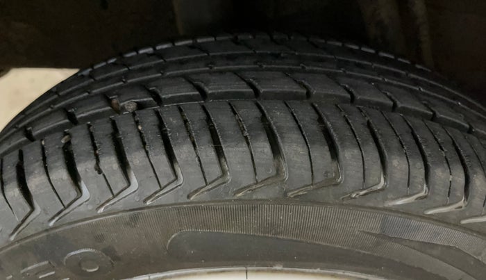 2018 Renault Kwid RXL, Petrol, Manual, 19,756 km, Right Rear Tyre Tread