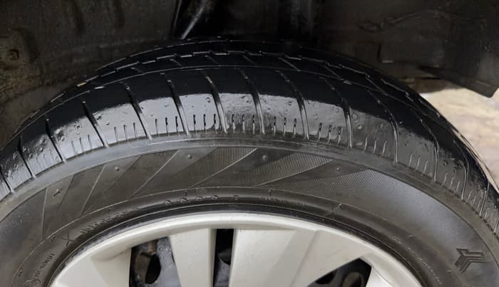 2023 Honda Amaze 1.2L I-VTEC S CVT, Petrol, Automatic, 30,413 km, Left Rear Tyre Tread